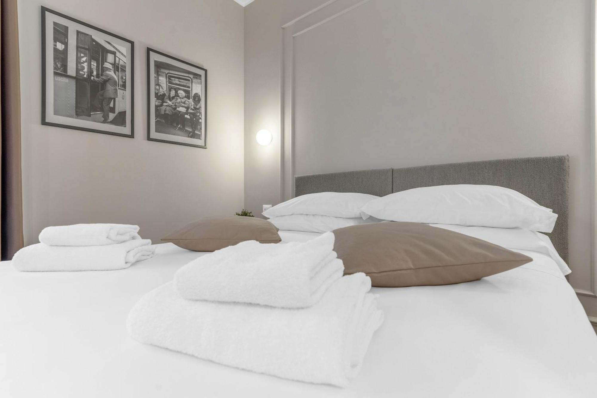 Torriani Suites Foresteria Lombarda Milaan Buitenkant foto