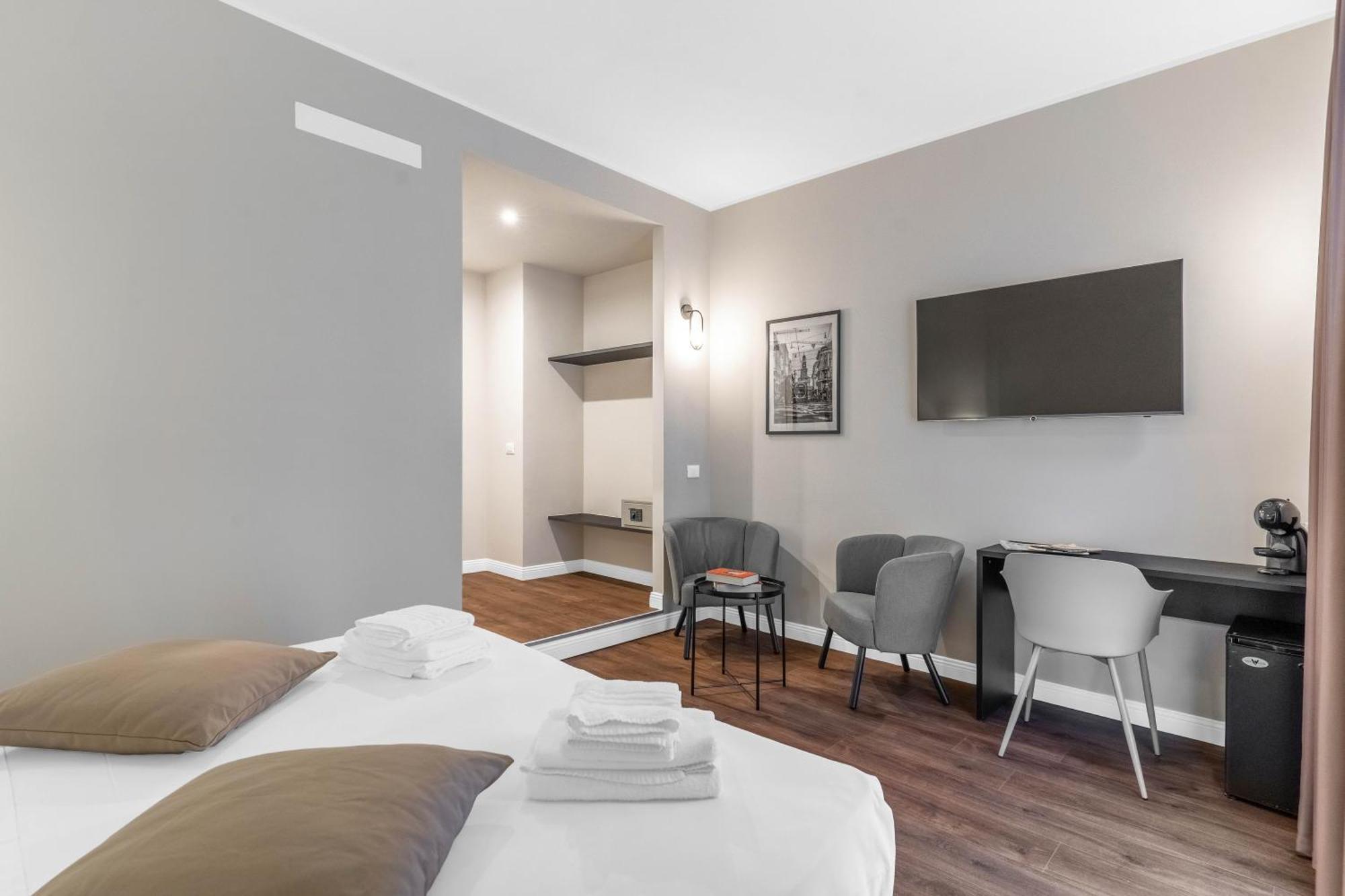 Torriani Suites Foresteria Lombarda Milaan Buitenkant foto